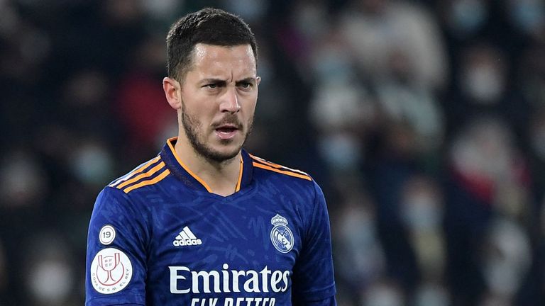 هازارد روبرت ليفاندوفسكي مهاجم برشلونة