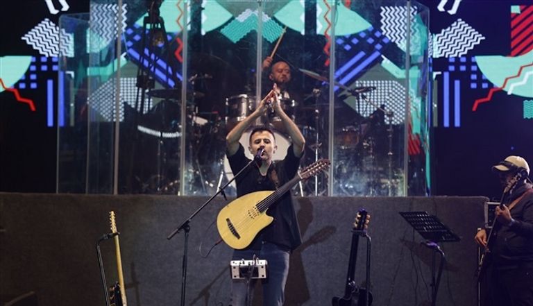 الفنان حمزة نمرة