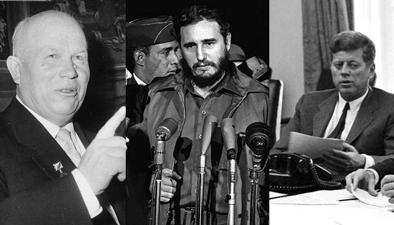 كينيدي وخورشوف وبينها زعيم كوبا الراحل فيدل كاسترو