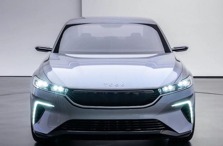 تركيا تكشف عن أول سيارة كهربائية مصممة محليا