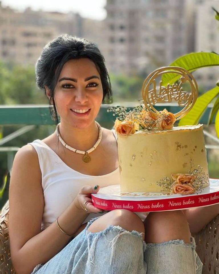 ميرهان حسين تحتفل بعيد ميلادها الأربعين