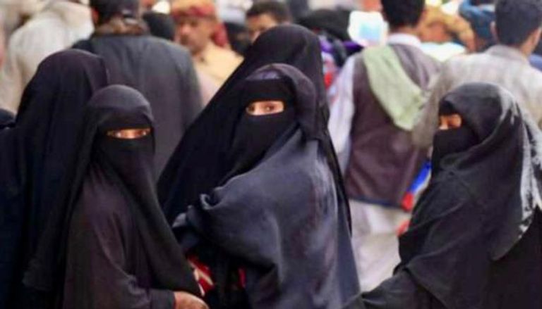 مليشيات الحوثي تفرض قيودا مشددة على المرأة