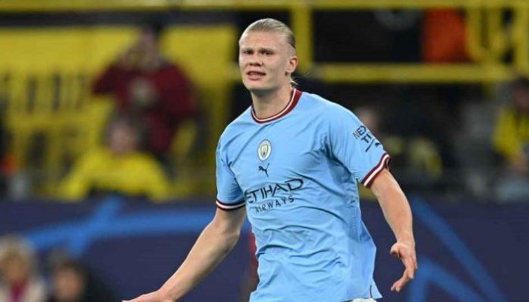 إيرلينج هالاند مهاجم مانشستر سيتي محمد صلاح نجم ليفربول