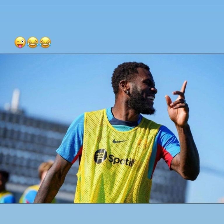 فرانك كيسي لاعب برشلونة فريق برشلونة