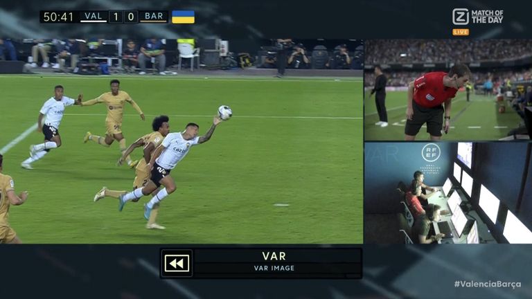 هدف فالنسيا فرحة لاعبي برشلونة بالفوز على فالنسيا