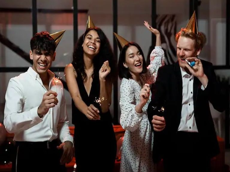 سيدة تمر بأزمة منتصف العمر - أرشيفية