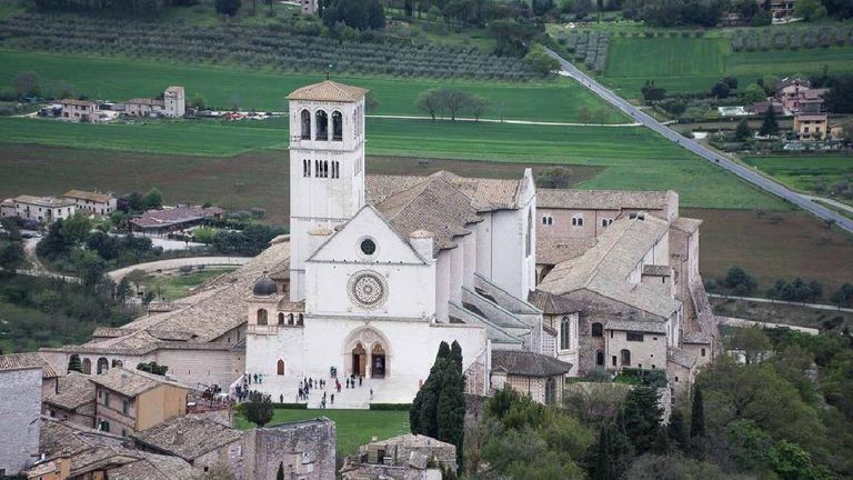 كنيسة القديس فرنسيس أحد معالم كيرلا السياحية 5 معالم كيرلا السياحية… زيارة إلى