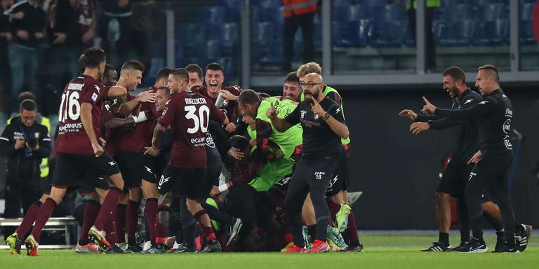 فرحة ساليرنيتانا ضد لاتسيو احتفال لاعبي ساليرنيتانا