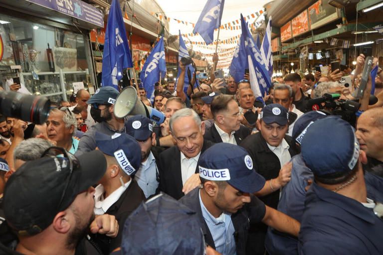 نتنياهو وجانتس ولابيد