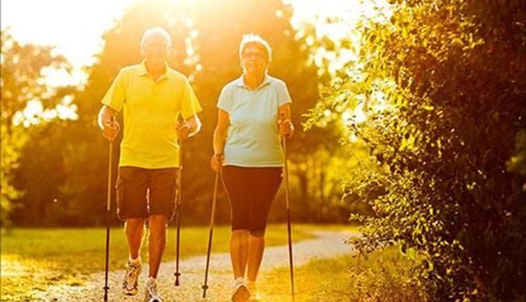 المشي في الطبيعة يحسن الصحة العقلية والبدنية- أرشيفية