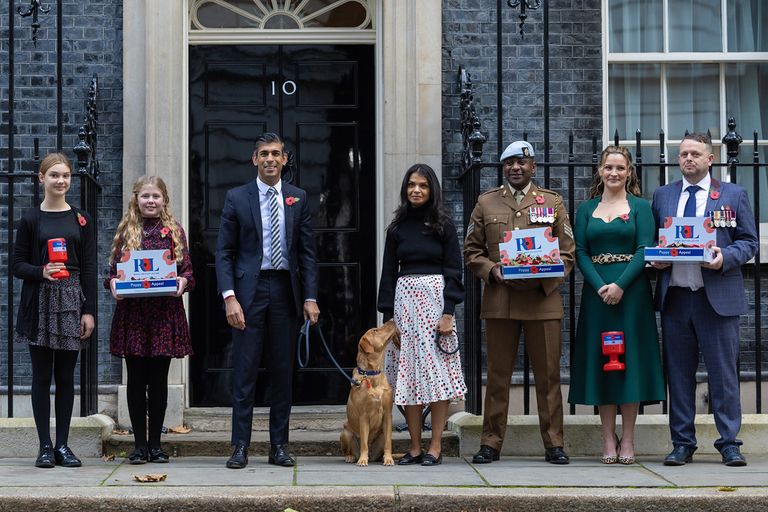 ريشي سوناك وزوجته أكشاتا مورتي