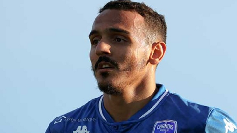 بلال بوطوبة نجم نيور الفرنسي جمال بلماضي مدرب منتخب الجزائر