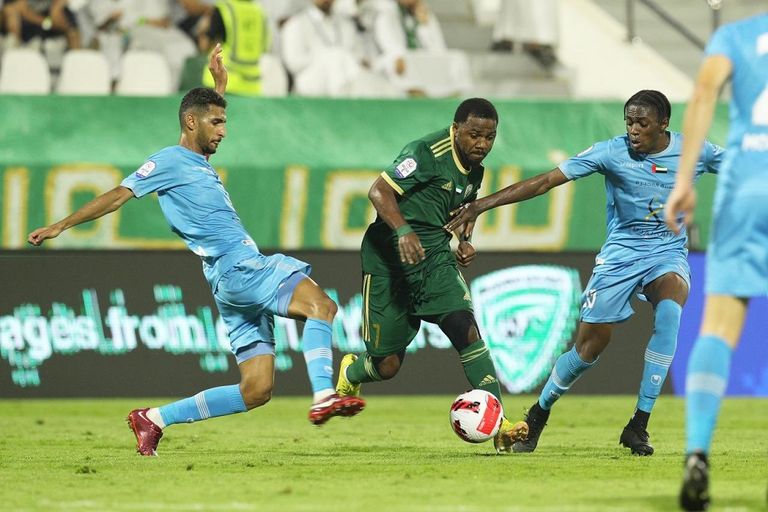 جواو بيدرو لاعب الوحدة ضد الشارقة