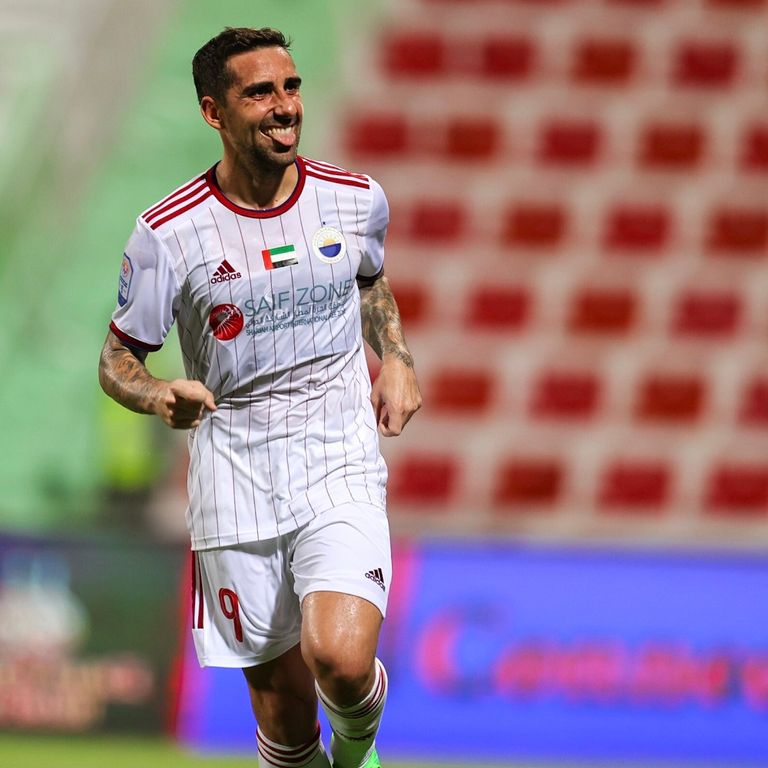 جواو بيدرو لاعب الوحدة ضد الشارقة