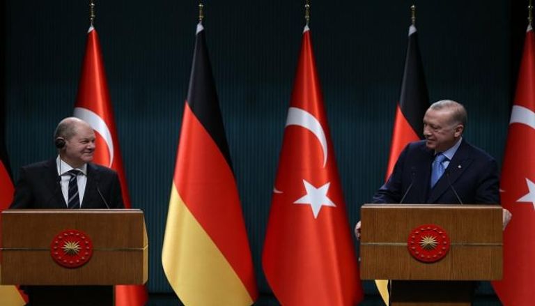 جانب من لقاء سابق بين الرئيس التركي أردوغان والمستشار الألماني شولتز