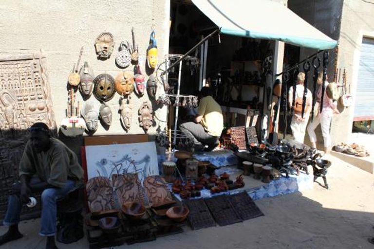 قرية الفنون في داكار ضمن أفضل أماكن سياحية في داكار السنغال تتمتع بأماكن جذب سياحية بفضل ثرائها