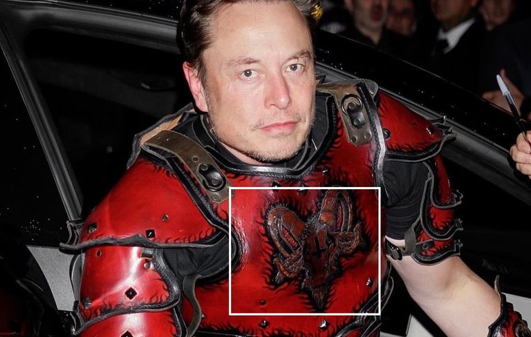 بدلة إيلون ماسك للهالوين