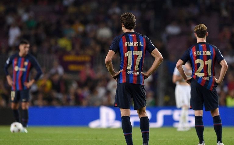 فريق برشلونة تشافي هيرنانديز مدرب برشلونة