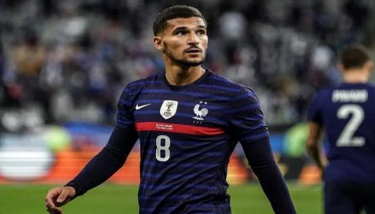 حسام عوار بقميص منتخب فرنسا ريان آيت نوري مدافع ولفرهامبتون