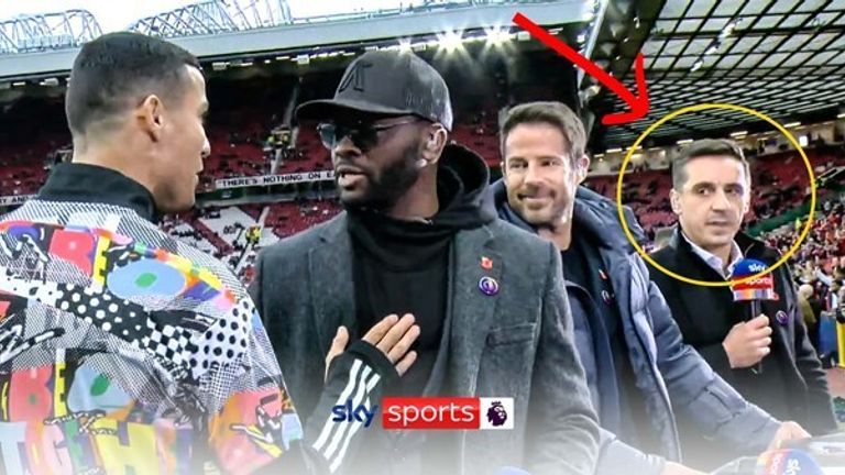 تجاهل الدون ونيفيل كريستيانو رونالدو نجم مانشستر يونايتد