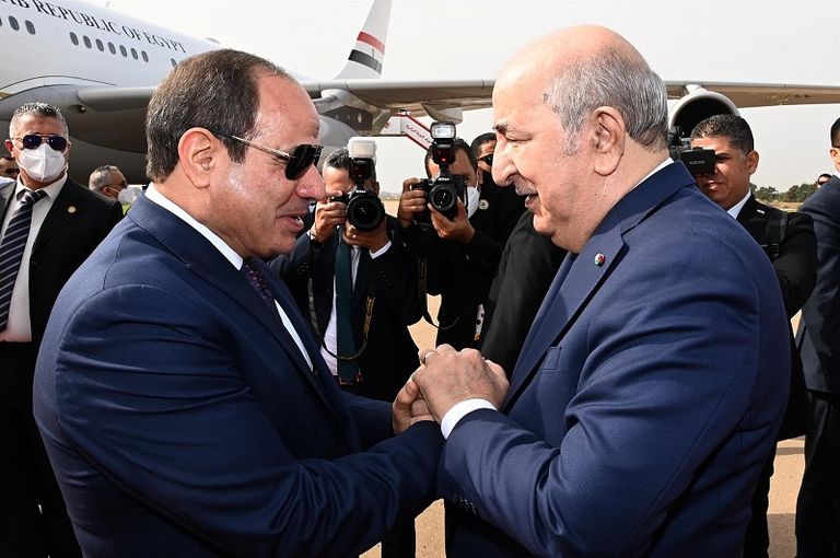 أعلام الدول العربية في مركز المؤتمرات بالجزائر- رويترز