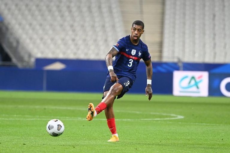 كيمبيمبي مدافع فرنسا منتخب فرنسا