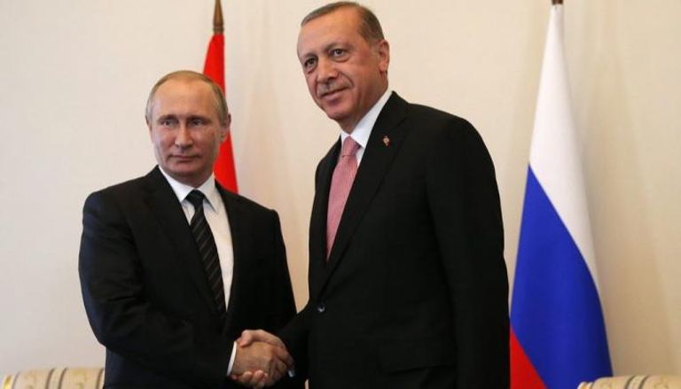 جانب من لقاء سابق بين الرئيسين الروسي بوتين والتركي أردوغان