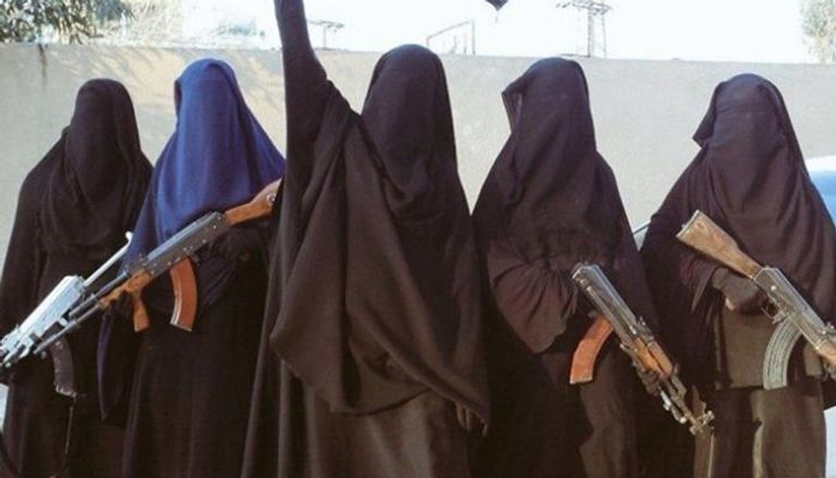 نساء من تنظيم داعش الإرهابي - أرشيفية