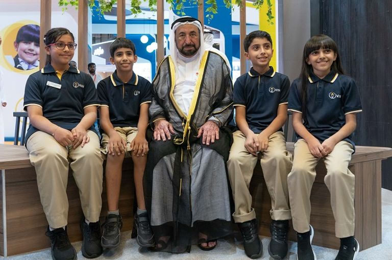 سلطان القاسمي يفتتح معرض الشارقة للكتاب