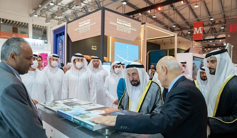 سلطان القاسمي يفتتح معرض الشارقة للكتاب
