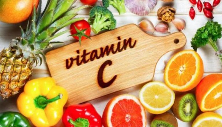 الفاكهة والخضروات من أبرز مصادر فيتامين سي