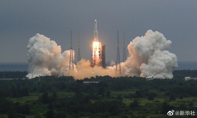 صاروخ "لونج مارتش 5 بي"