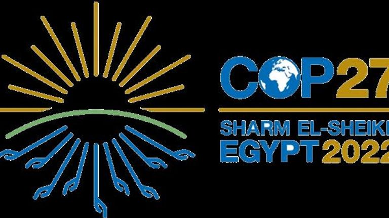 وزير الداخلية المصري خلال اجتماعه بالقيادات الأمنية