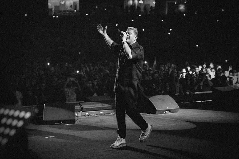 عمرو دياب خلال موسم الرياض