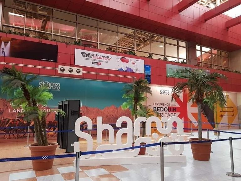 مطار شرم الشيخ يستقبل الوفود المشاركة في كوب 27