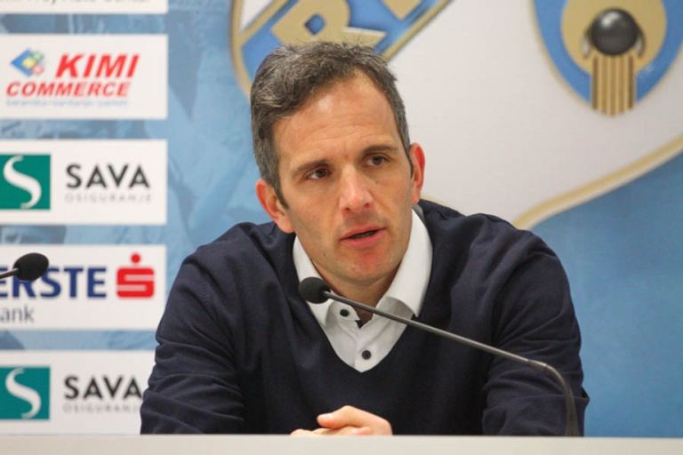 ثورستن فينك مدرب النصر الإماراتي السابق