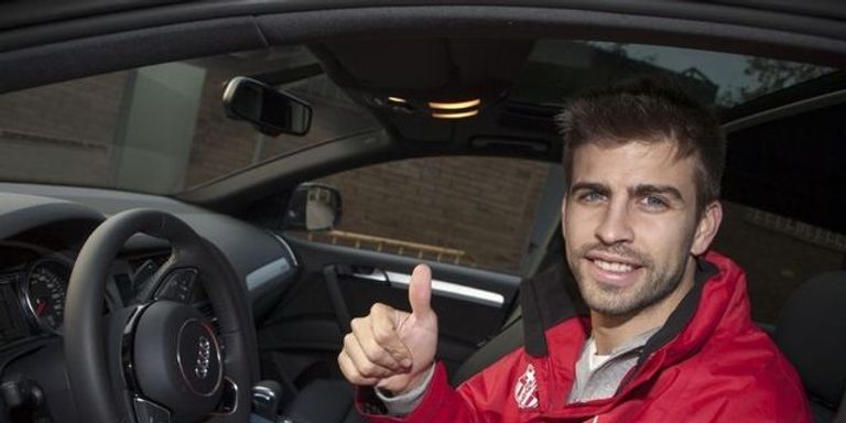 جيرارد بيكيه جيرارد بيكيه مدافع برشلونة المعتزل