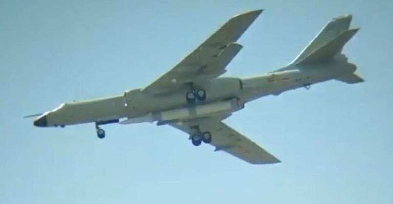 القاذفة الصينية إتش-6 كيه