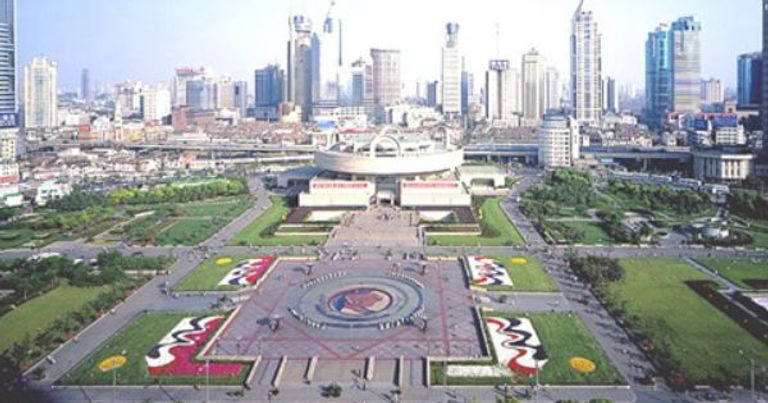 ساحة الشعب أحد أماكن السياحة في شنغهاي