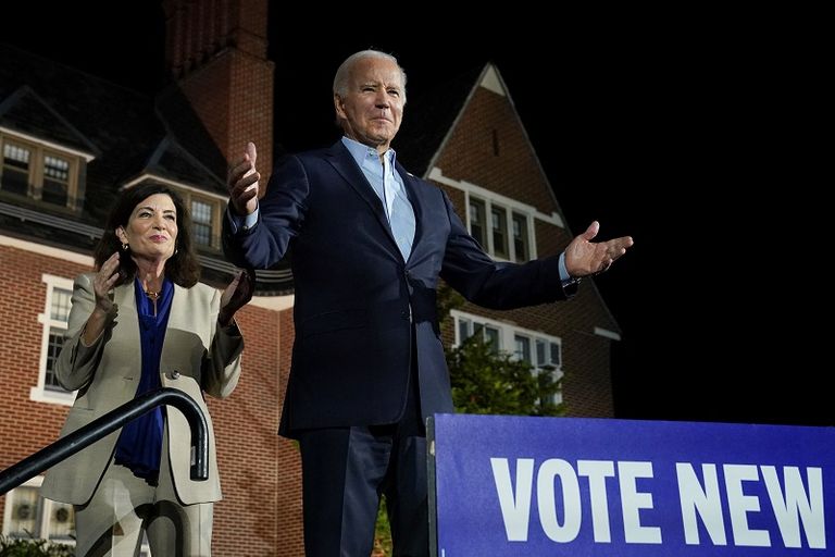 بايدن في تجمع انتخابي بنيويورك- رويترز