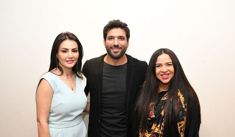 فيلم تحت تهديد السلاح