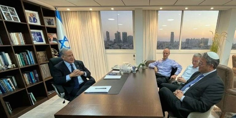 نتنياهو أثناء الاتصال مع بايدن