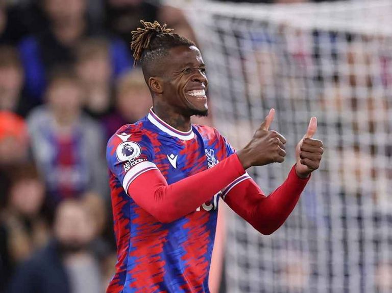 ويلفريد زاها مهاجم كريستال بالاس أوباميانج مهاجم برشلونة السابق