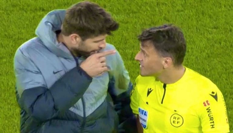 جيرارد بيكيه وجيل مانزانو جيرارد بيكيه مدافع برشلونة