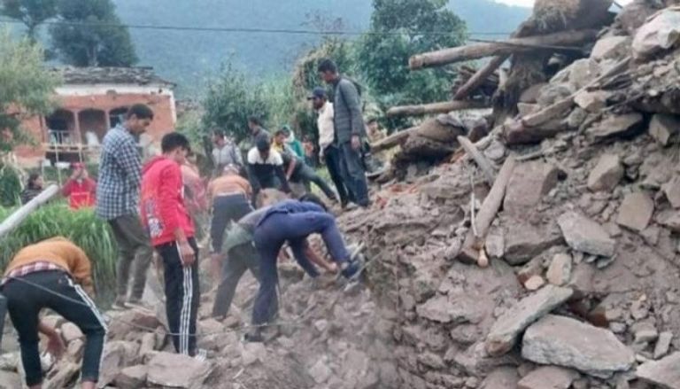 الزلزال دمر العديد من المنازل