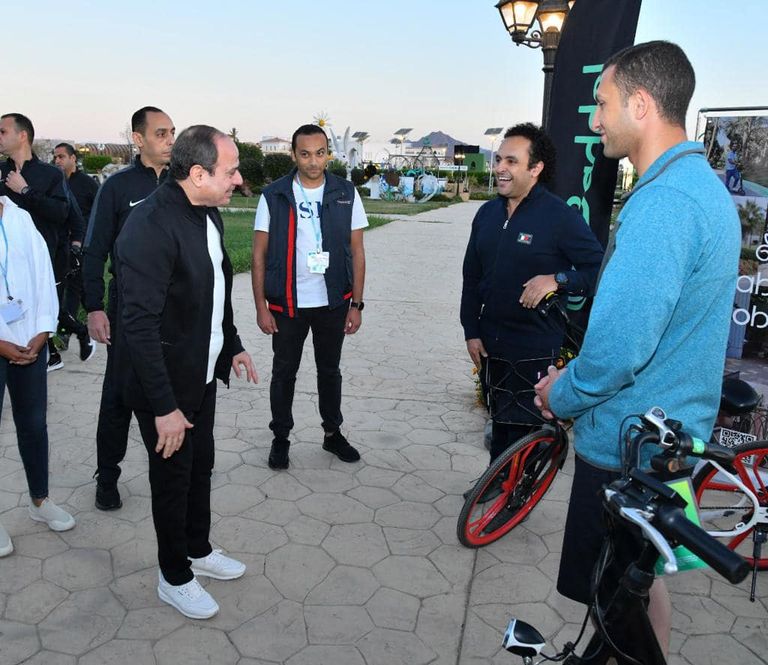 جانب من جولة الرئيس المصري في مدينة شرم الشيخ جانب من جولة الرئيس المصري في مدينة شرم الشيخ