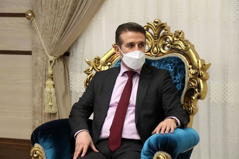 السفير الاذربيجاني لدى طهران علي علي زاده السفير الاذربيجاني لدى طهران علي زاده والمتحدث باسم الخارجية الإيرانية ناصر كنعاني