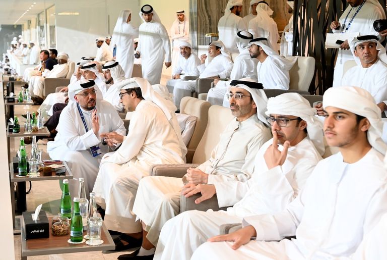 الشيخ منصور بن زايد في مباراة الجزيرة والوحدة مباراة الوحدة والجزيرة