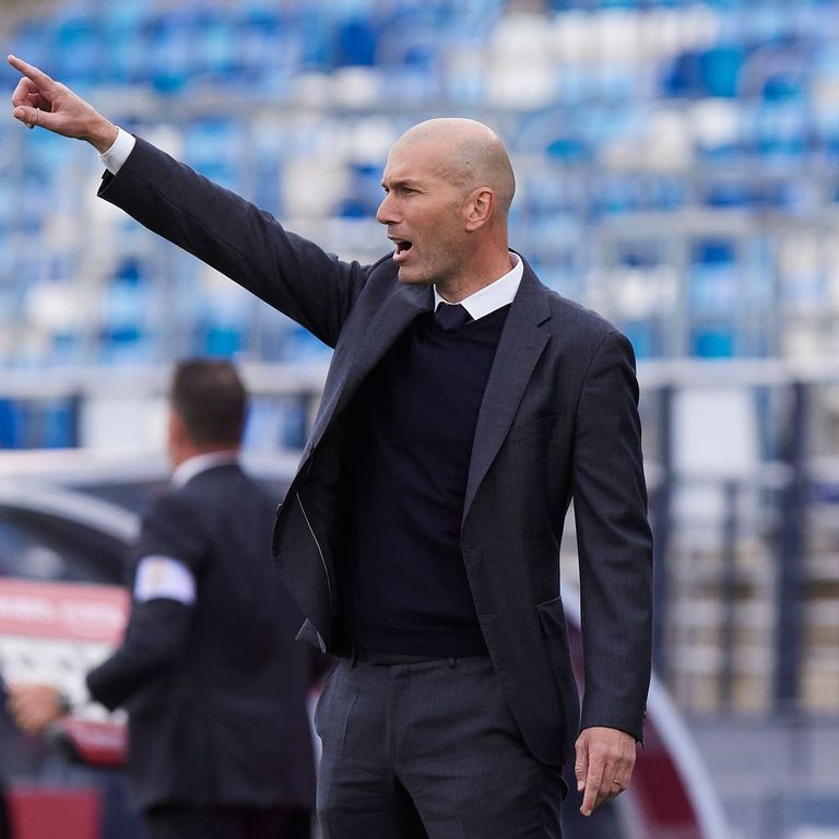 زين الدين زيدان أسطورة الكرة العالمية