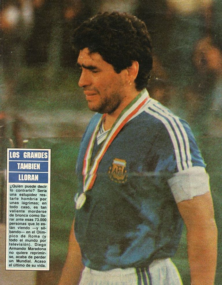 دموع مارادونا دييجو مارادونا قائد الأرجنتين في مونديال 1990